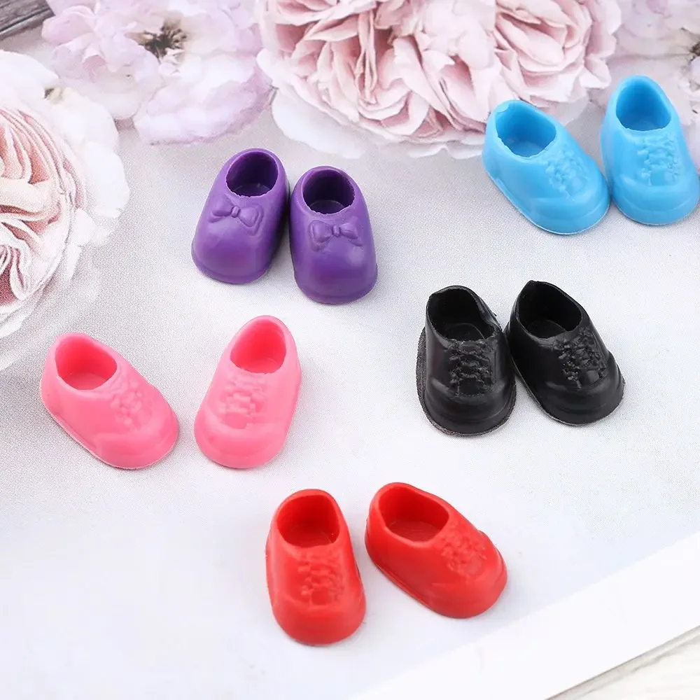 Botas para muñecas de PVC con suela resistente