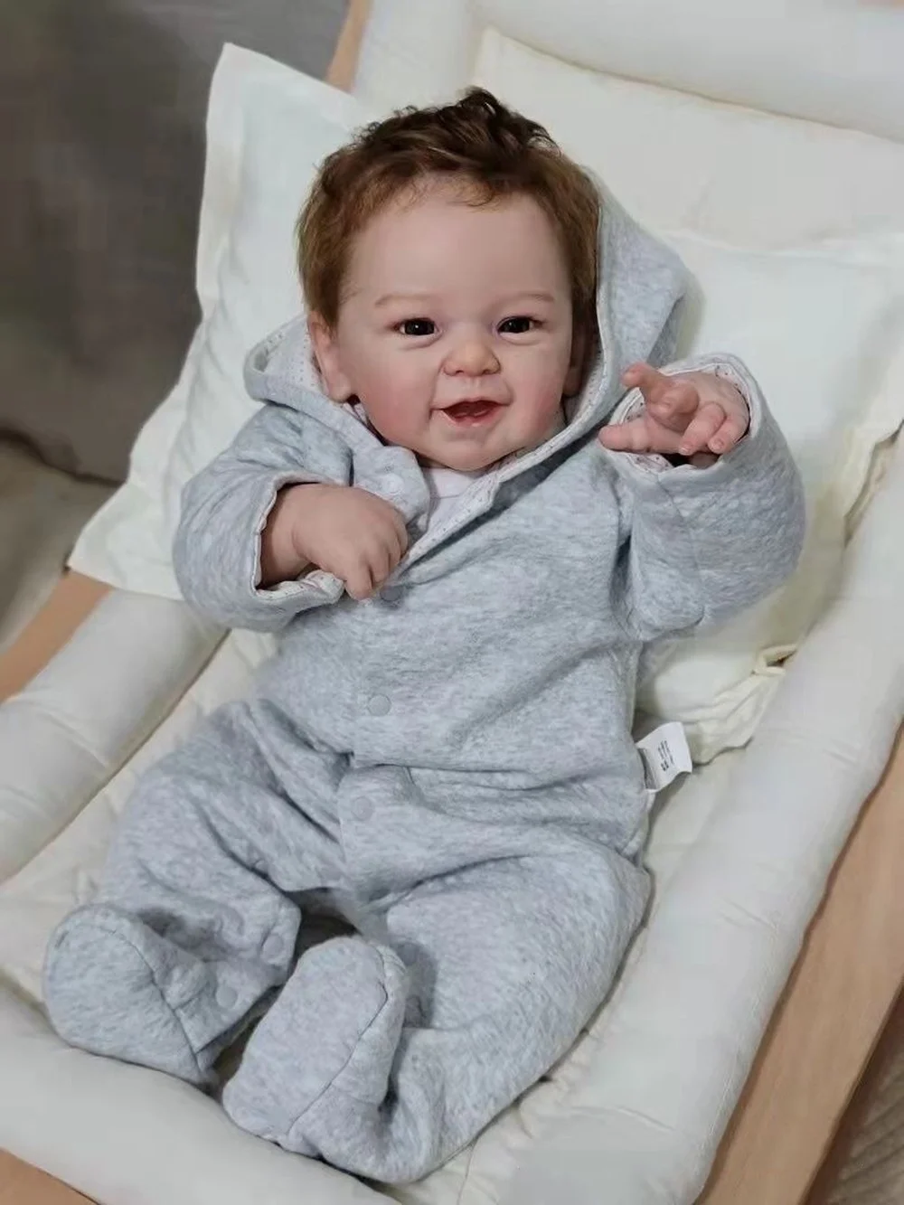 Muñeca Reborn realista Fénix – Cuerpo suave de vinilo - imagen 4
