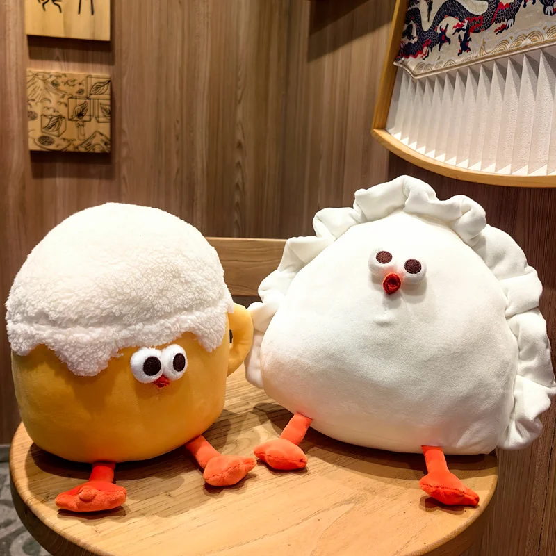 Detalle de felpa suave y diseño de pollo con patas