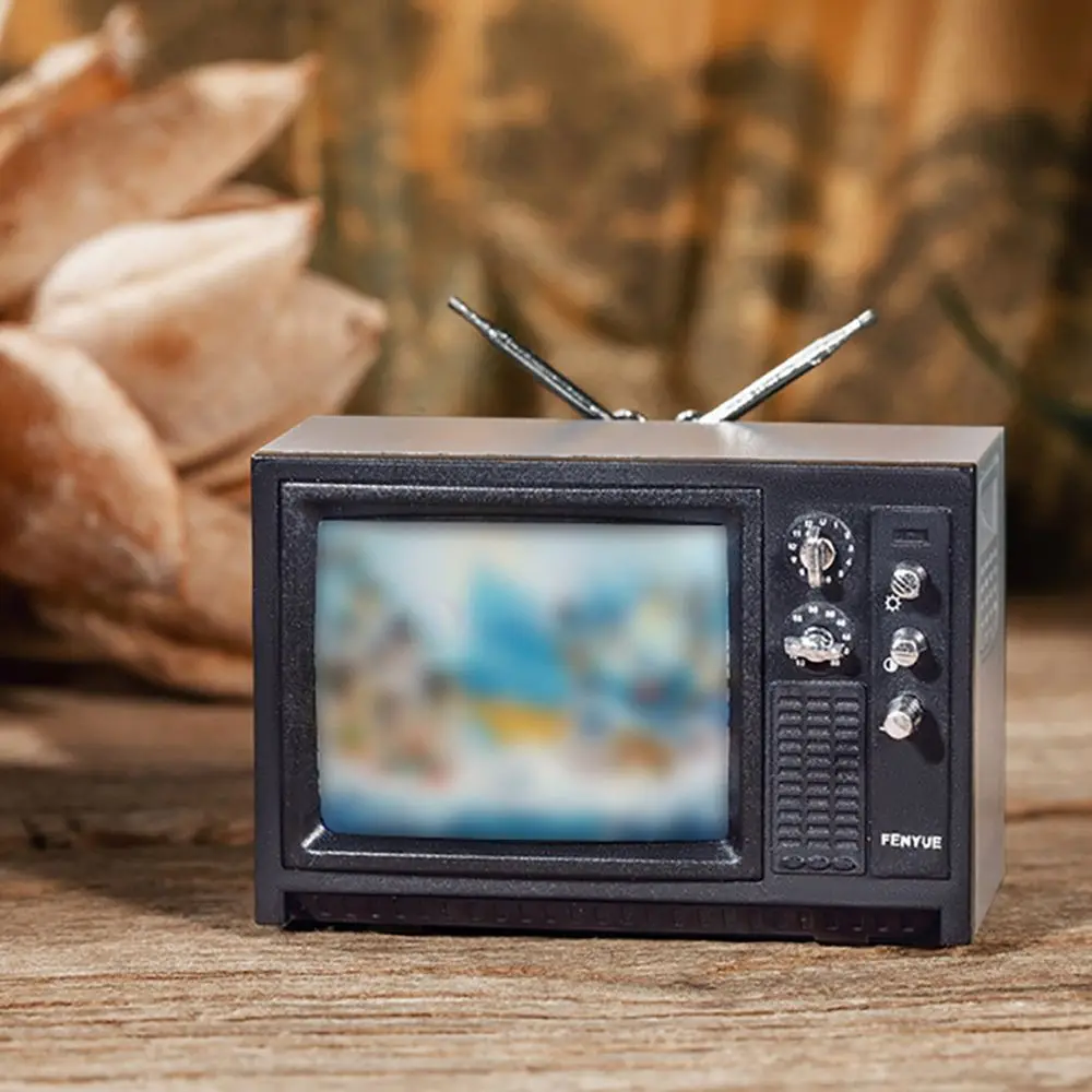 TV retro miniatura en escala 1:12