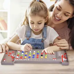 Juego de mesa 3D estrategia para romper códigos con lógica
