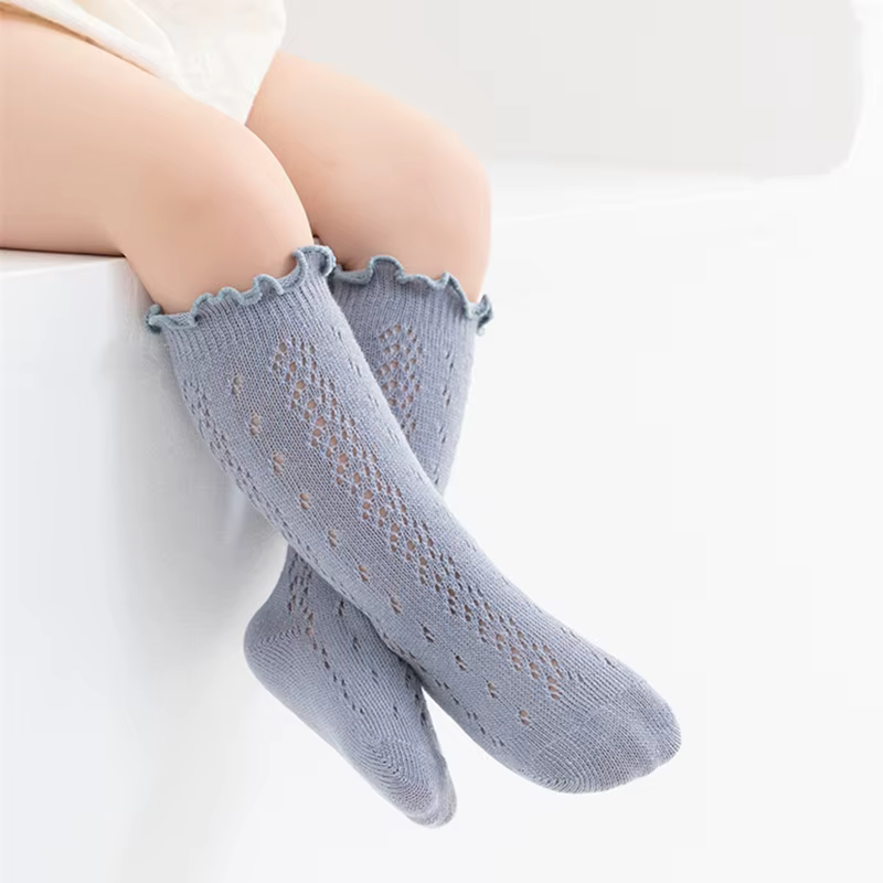 Calcetines altos para niña de encaje con volantes - imagen 5