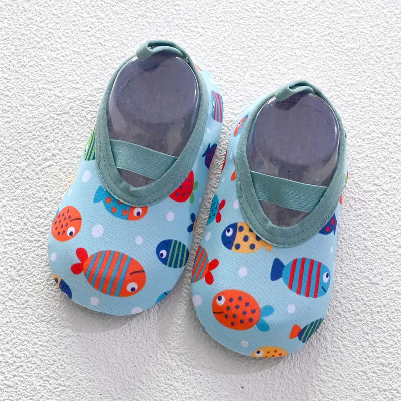 Zapatillas de agua para bebé: primeros pasos, playa y piscina - imagen 3
