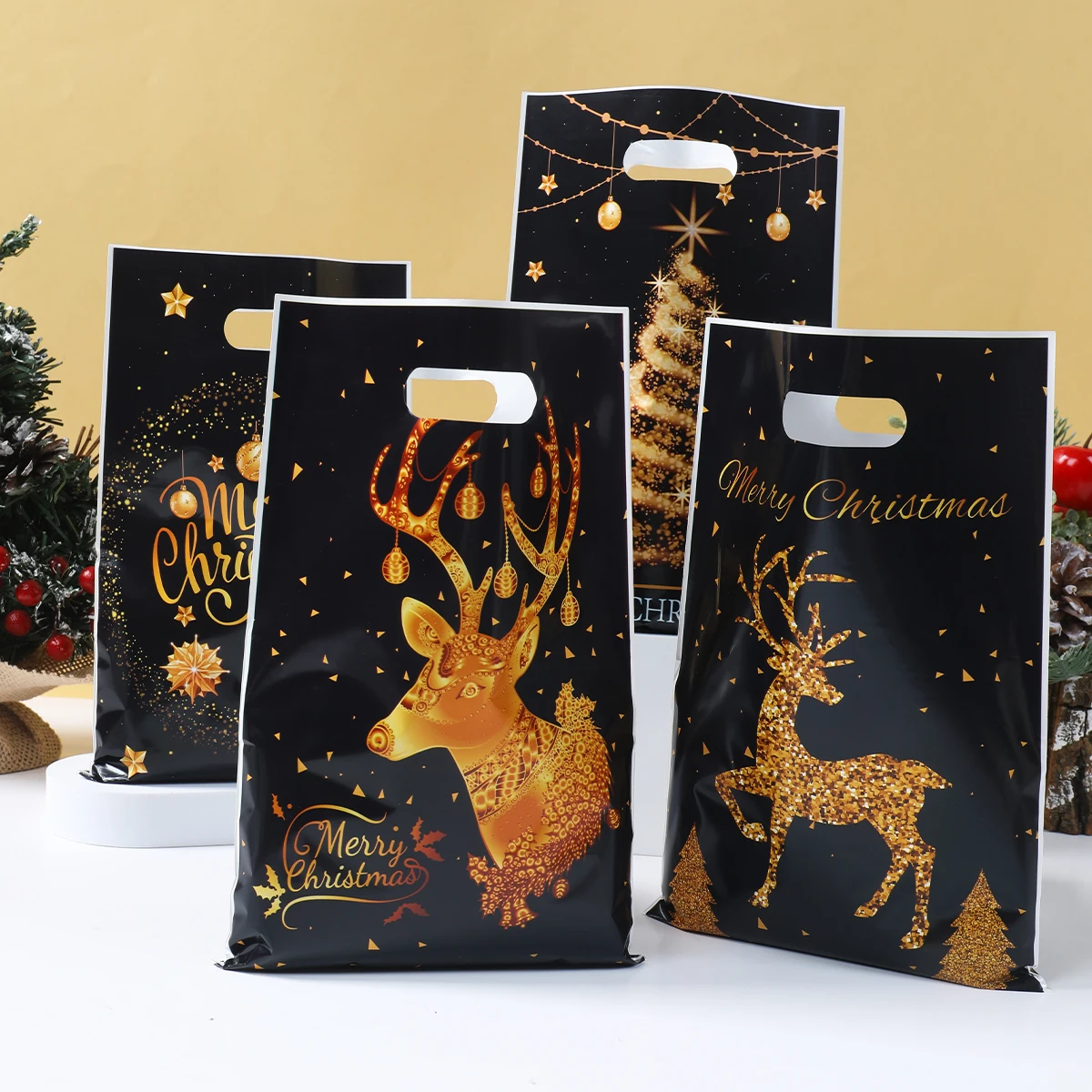 Bolsa regalo Navidad dorada y negra – Plástico resistente - imagen 5