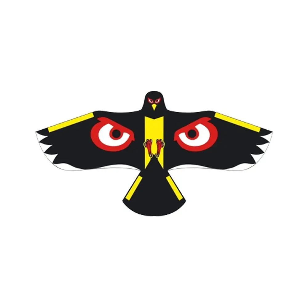 Cometa golondrina con niños jugando