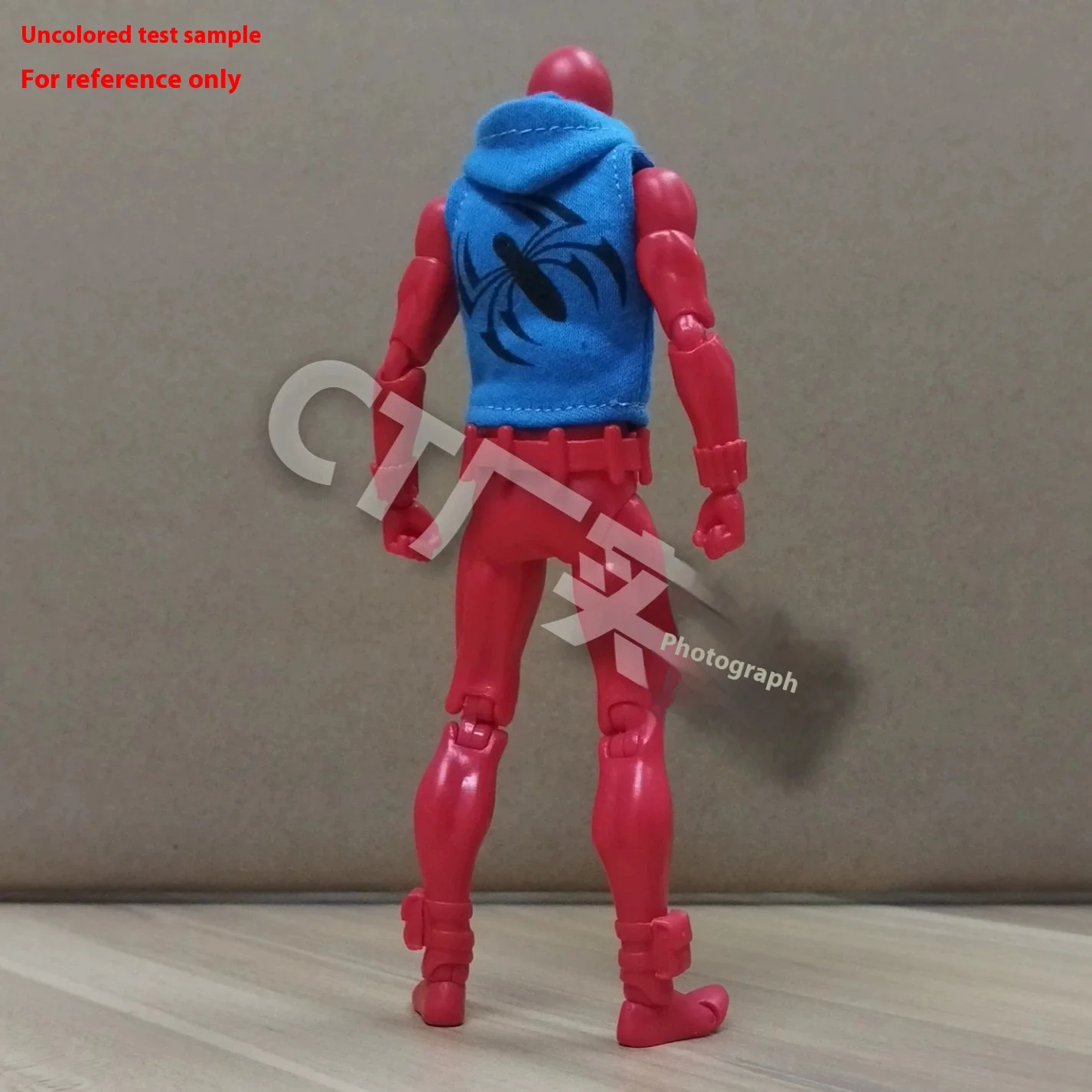 Figura en postura dinámica