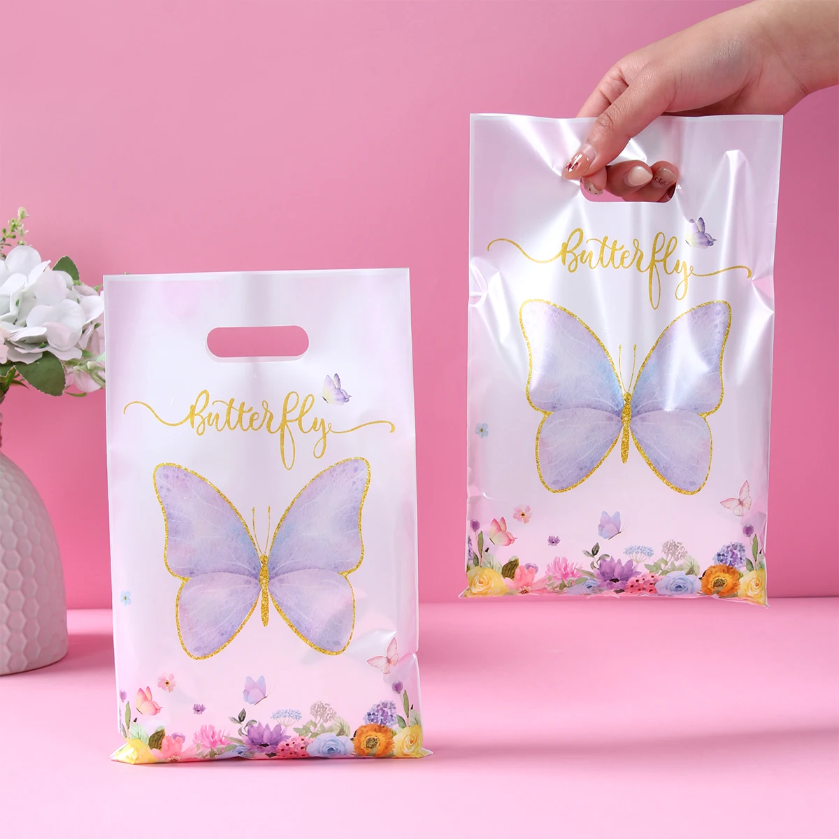 Bolsas de regalo decoradas con mariposas y tulipanes para fiestas infantiles - imagen 5