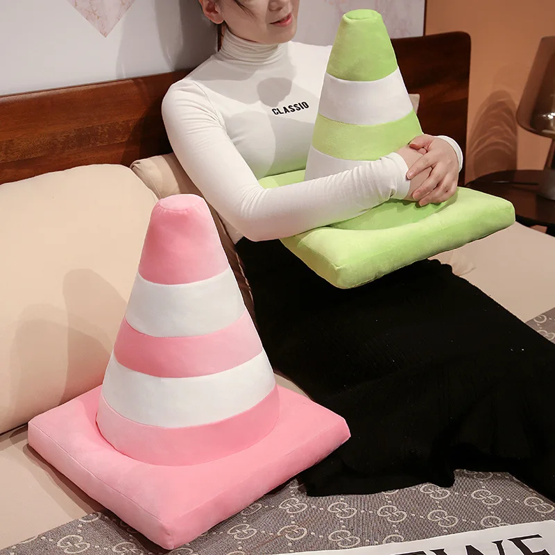 Almohada de peluche cono de tráfico para cochecito y juego creativo