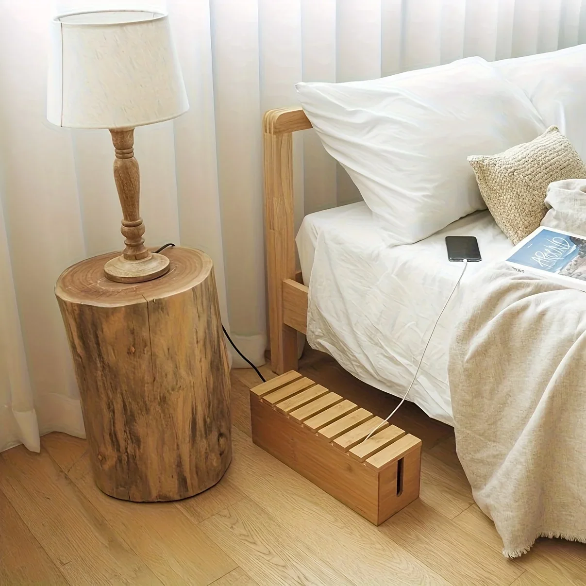 Caja de madera para organizar cables y enchufes