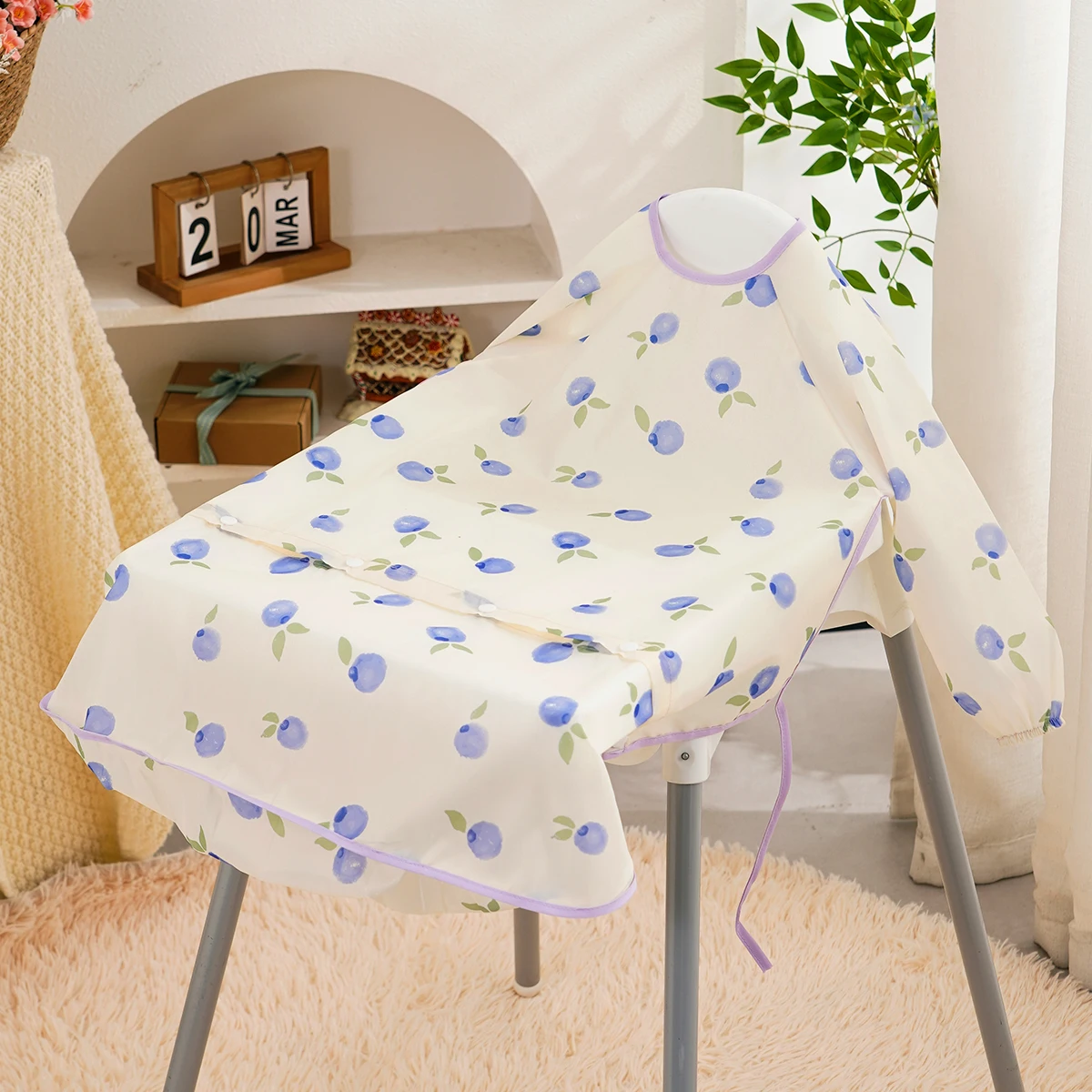 Babero Kangobaby impermeable para bebés – Ajustable para trona o mesa - imagen 5