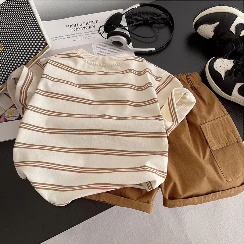 Conjunto de verano para bebé con camiseta a rayas y pantalón corto - imagen 3