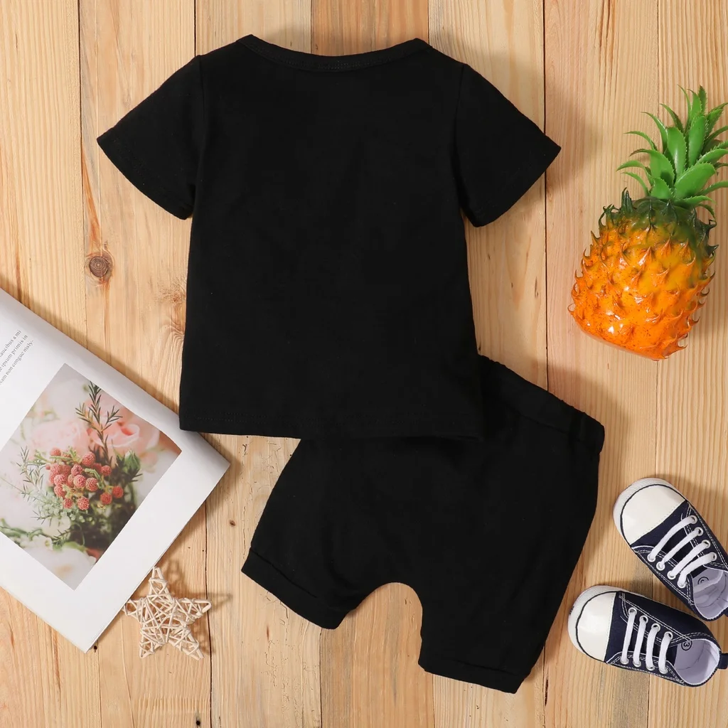 Conjunto verano bebé – Camiseta manga corta con estampado letras + shorts