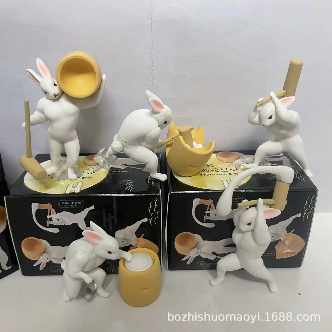 Qualia Mooncake Bunny – Figura de acción de conejo