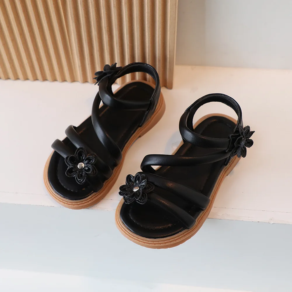 Sandalias para niñas de verano con estética floral