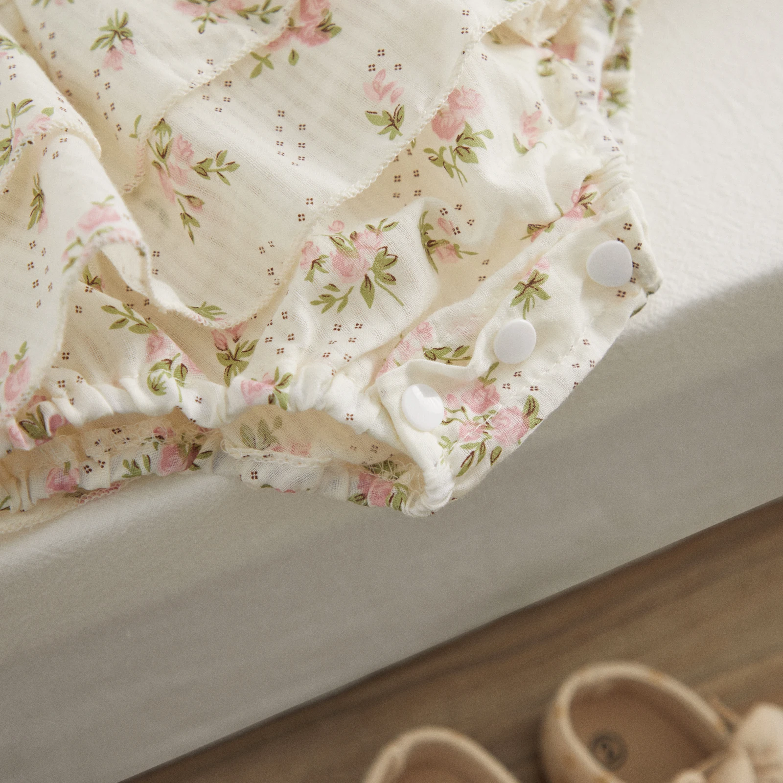 Mono floral de verano para niña sin mangas con volantes y diadema - imagen 5