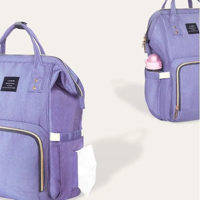 Interior de la mochila con organización
