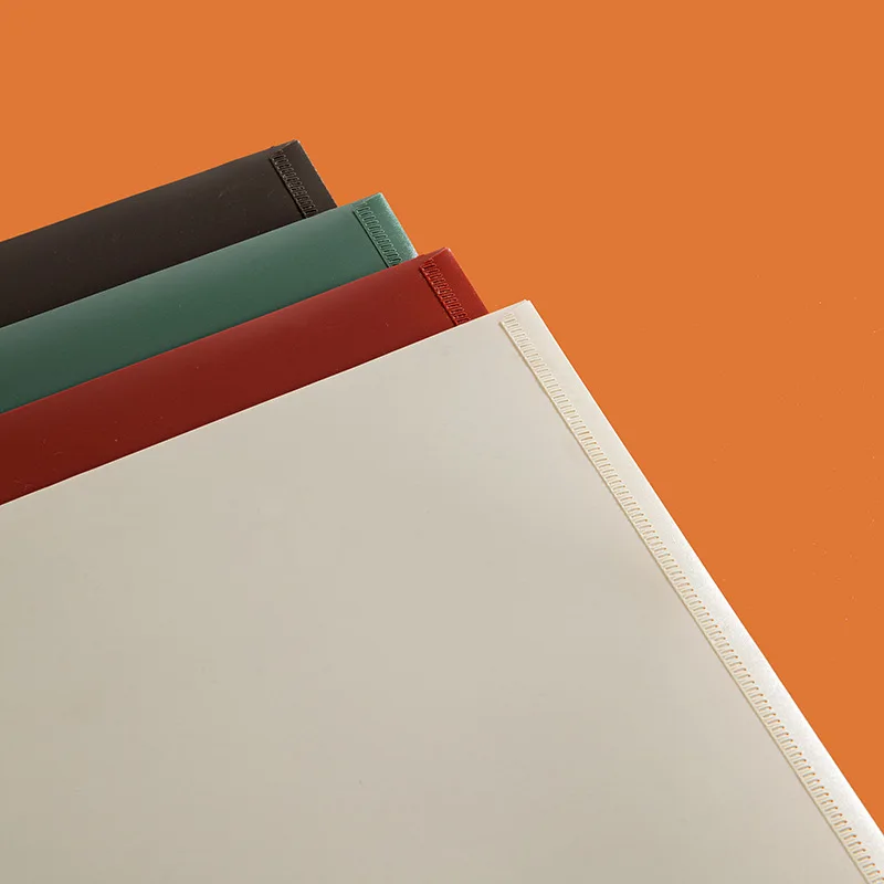 Organización de papel en escritorio