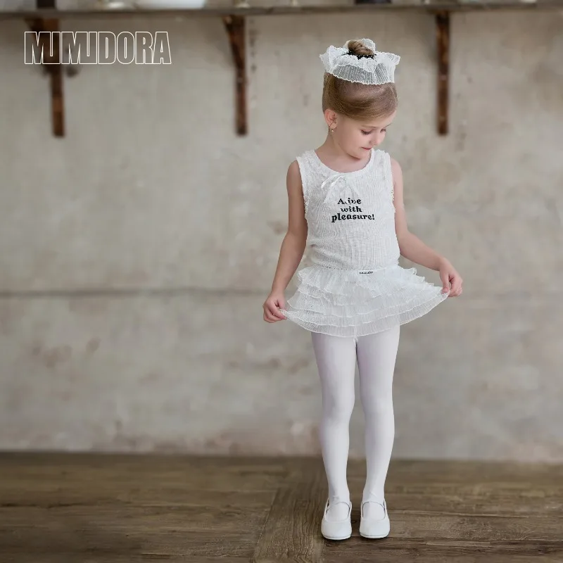 Falda acampanada de capas con encaje para niña – Blanca y versátil - imagen 3