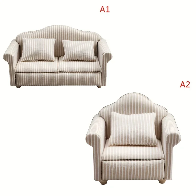 Sofá mini beige para casa de muñecas con cojines