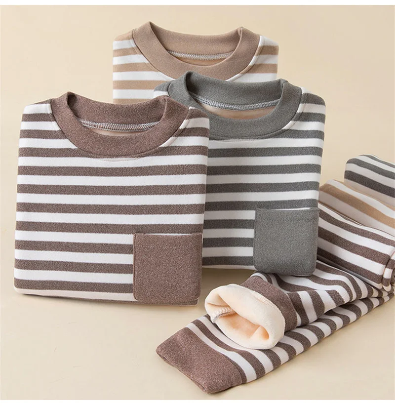 Conjunto de pijama infantil acolchado a rayas