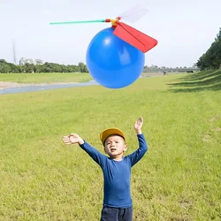 Juguetes al aire libre con globo eléctrico y helicóptero para niños