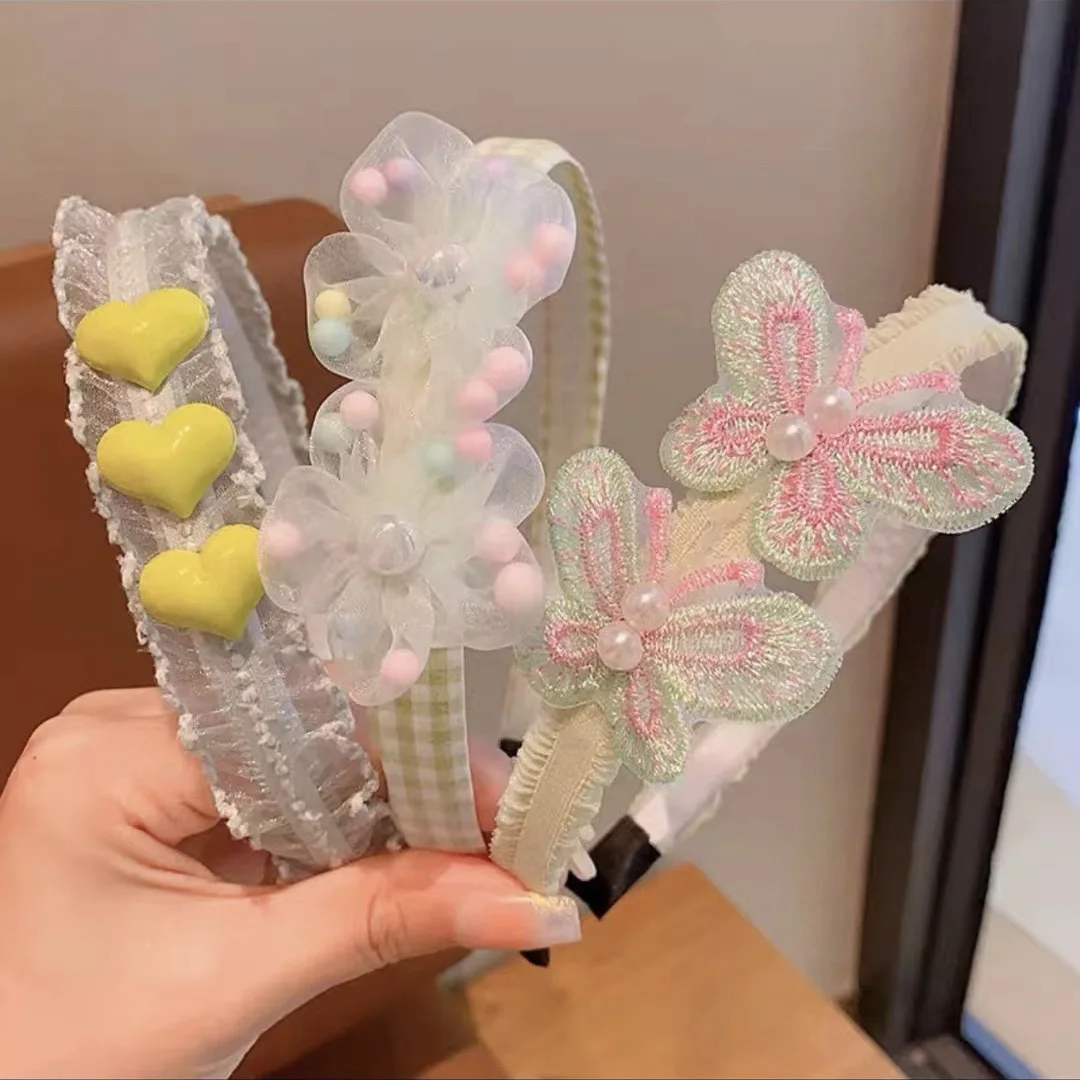 Diademas guardadas en bolso escolar