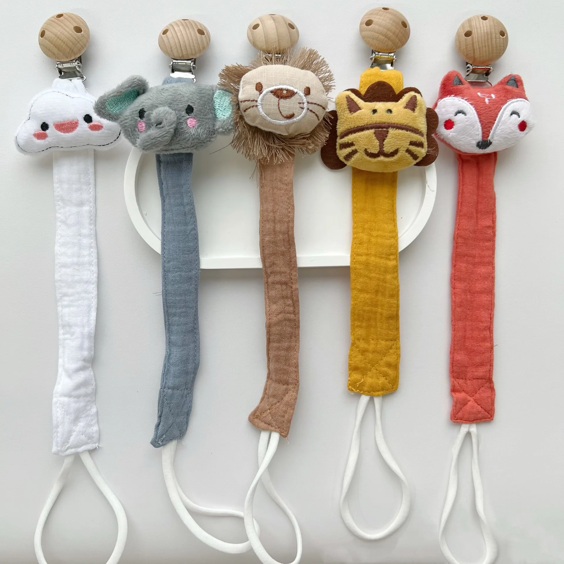 Cadena de chupete de bebé con animales