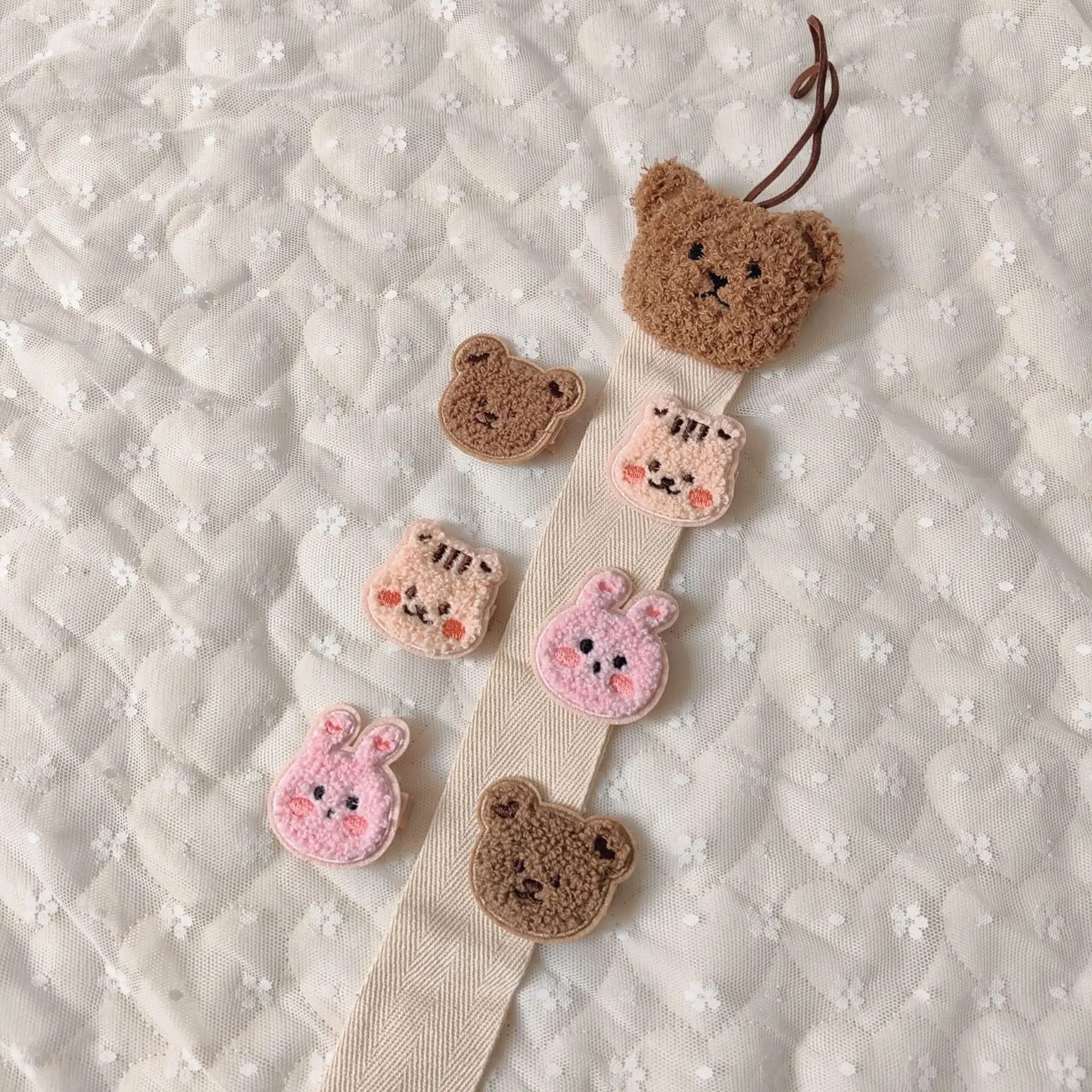 Pinza de pelo infantil con osito y conejito – Lindo detalle - imagen 4