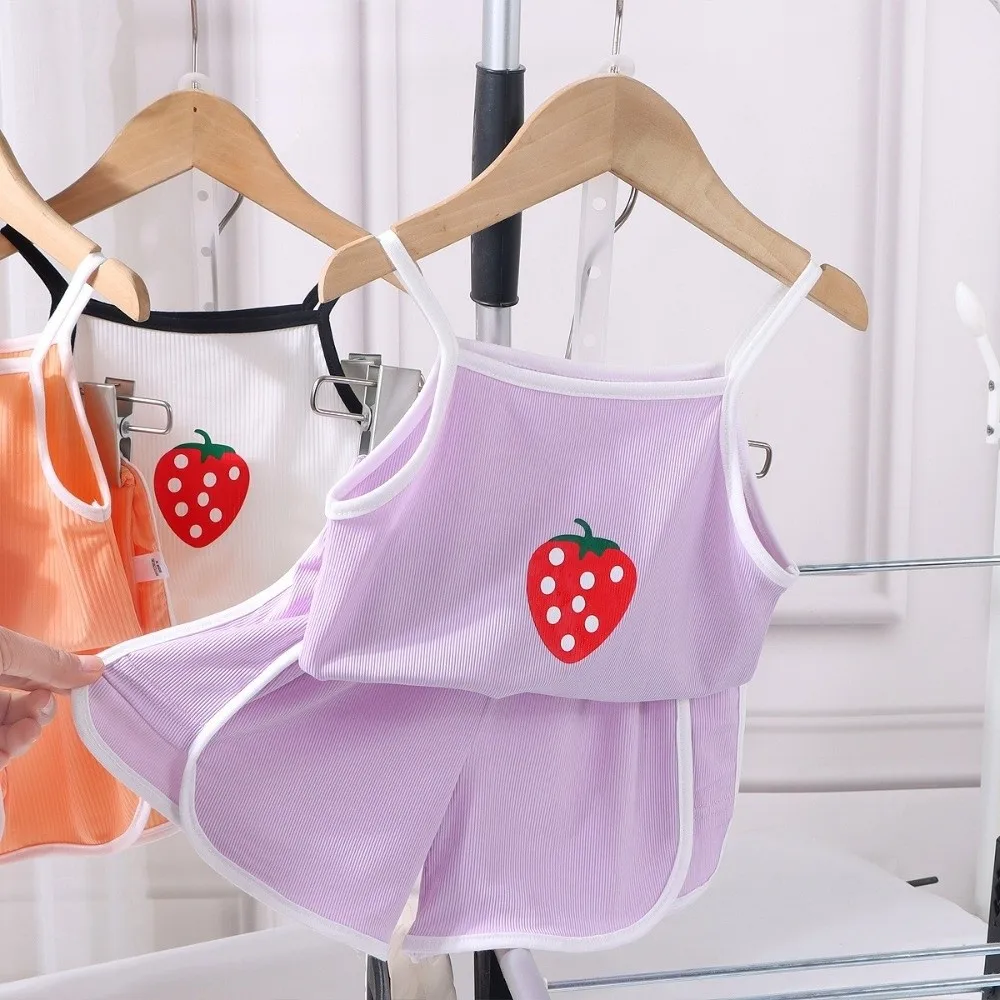 Conjunto de verano de algodón con camiseta y pantalón corto fresas - imagen 2