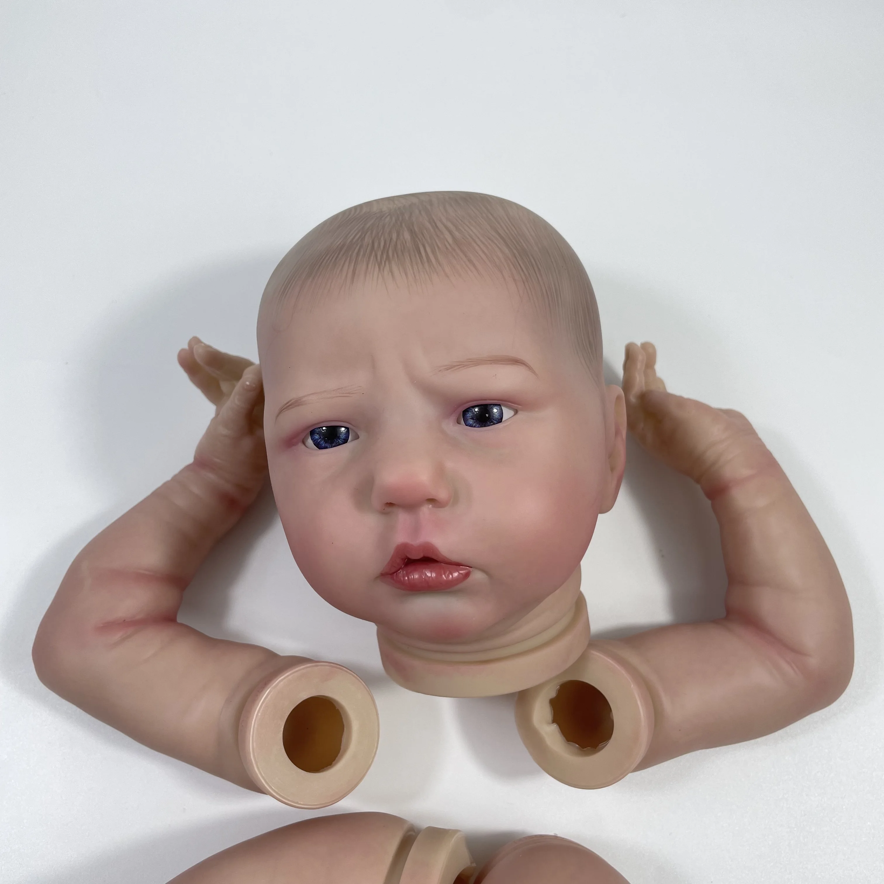 Kit de muñeca reborn ya pintada Modelo Ellie-Sue con ojos azules - imagen 3