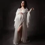 Vista del vestido con cuello en V