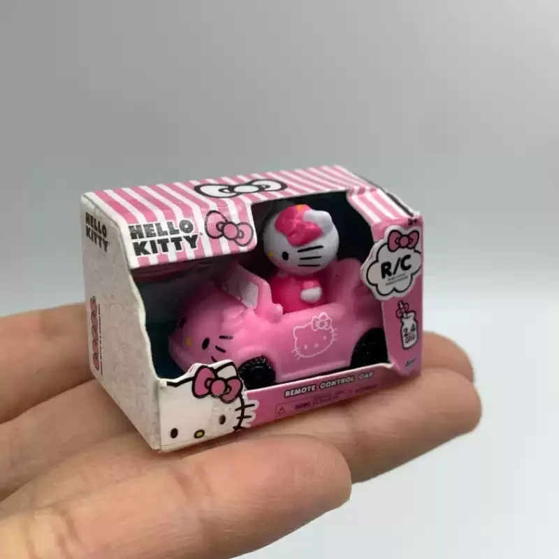 Coche RC de Hello Kitty rosa con figura para colección