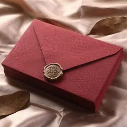 Sobres confeccionados en lino retro para invitaciones con sello de cera