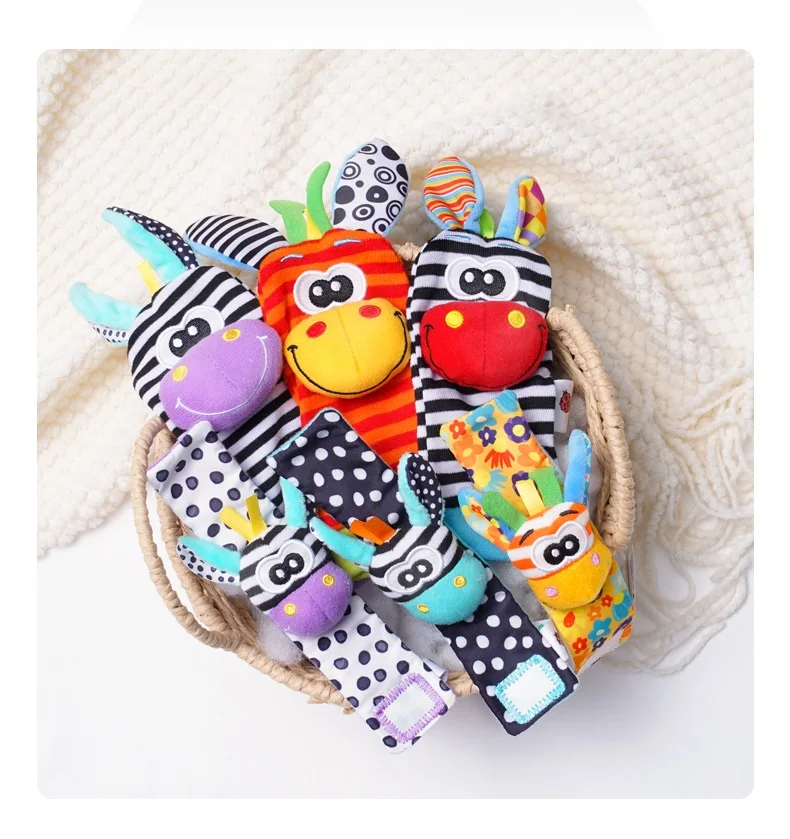 Detalle de la pulsera sonora con animaux