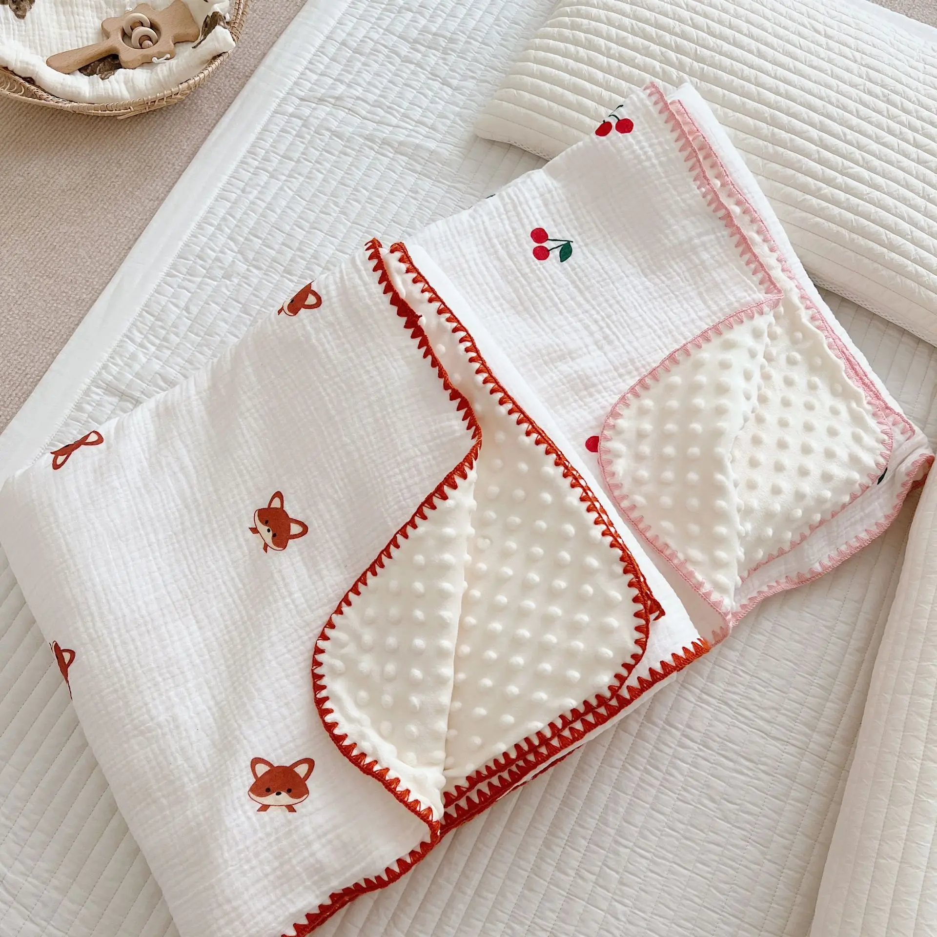 Manta Minky bebé reversible en muselina con estampado oso-luna - imagen 2