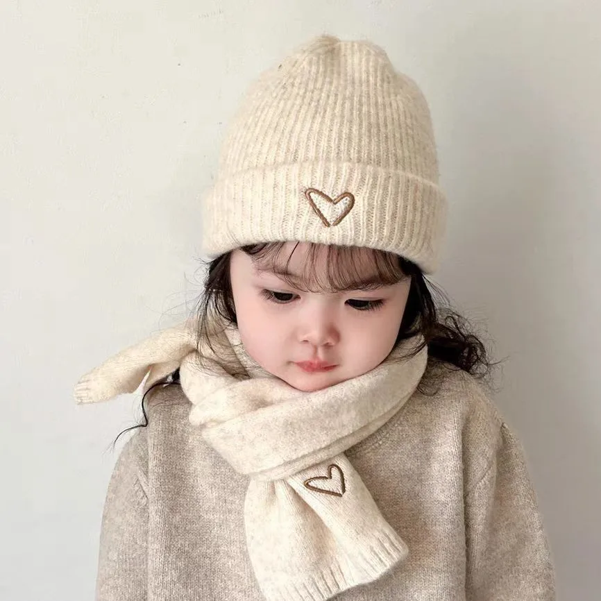 Conjunto de gorro y bufanda de lana para niños – Tejido cálido - imagen 2