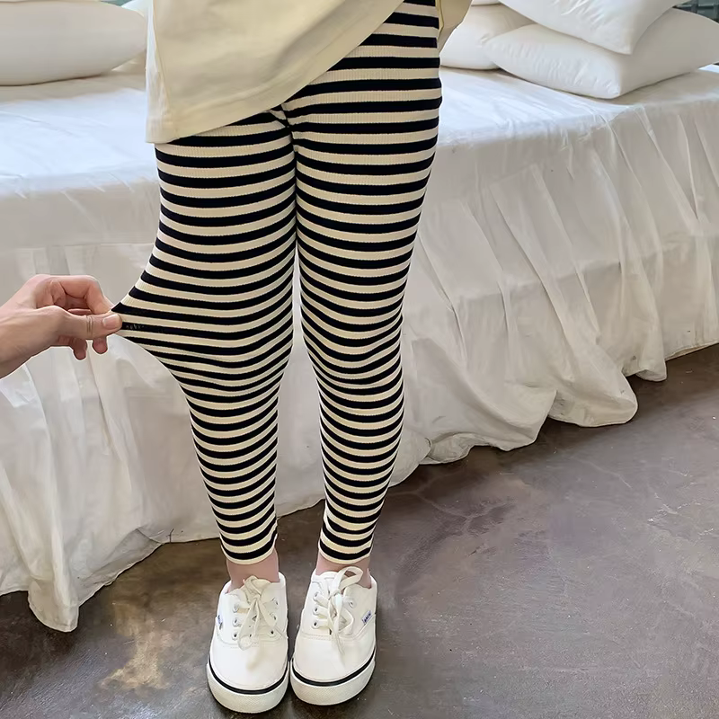 Pantalones de niña en algodón elástico – Color caramelo - imagen 3