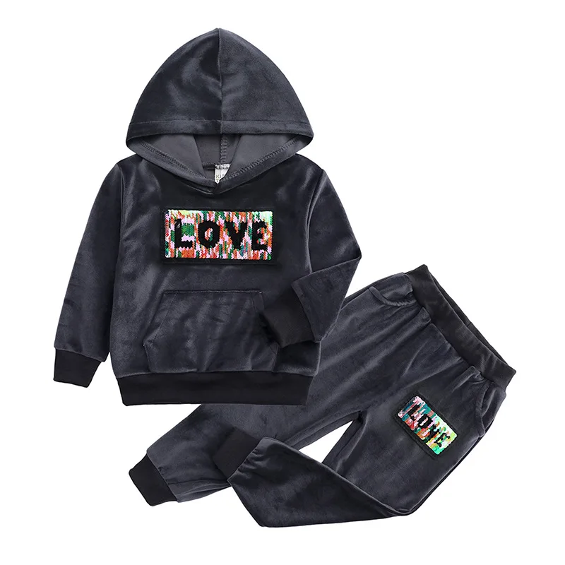 Conjunto infantil con capucha