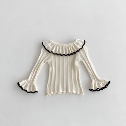 Conjunto primavera bebé: body con cuello hoja de loto y mono tirantes