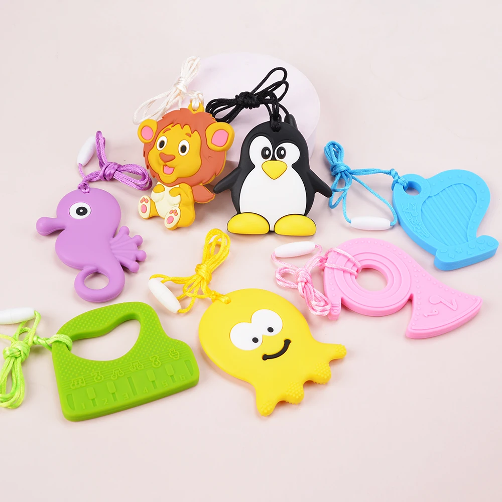 Collar masticable sensorial en uso