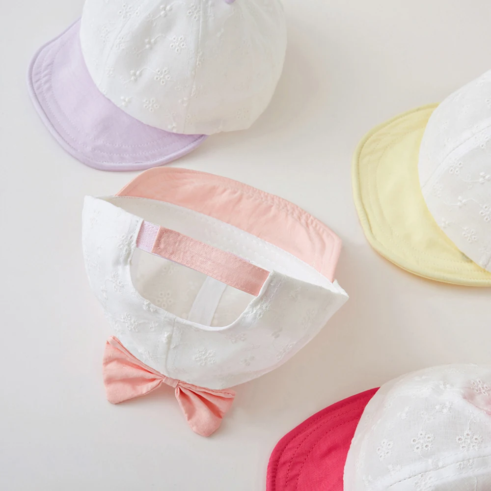 Gorra de béisbol bordada con lazo ajustable para bebés y niños