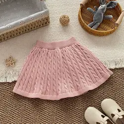 Cárdigan de punto para niña con bordados y cierre de botones