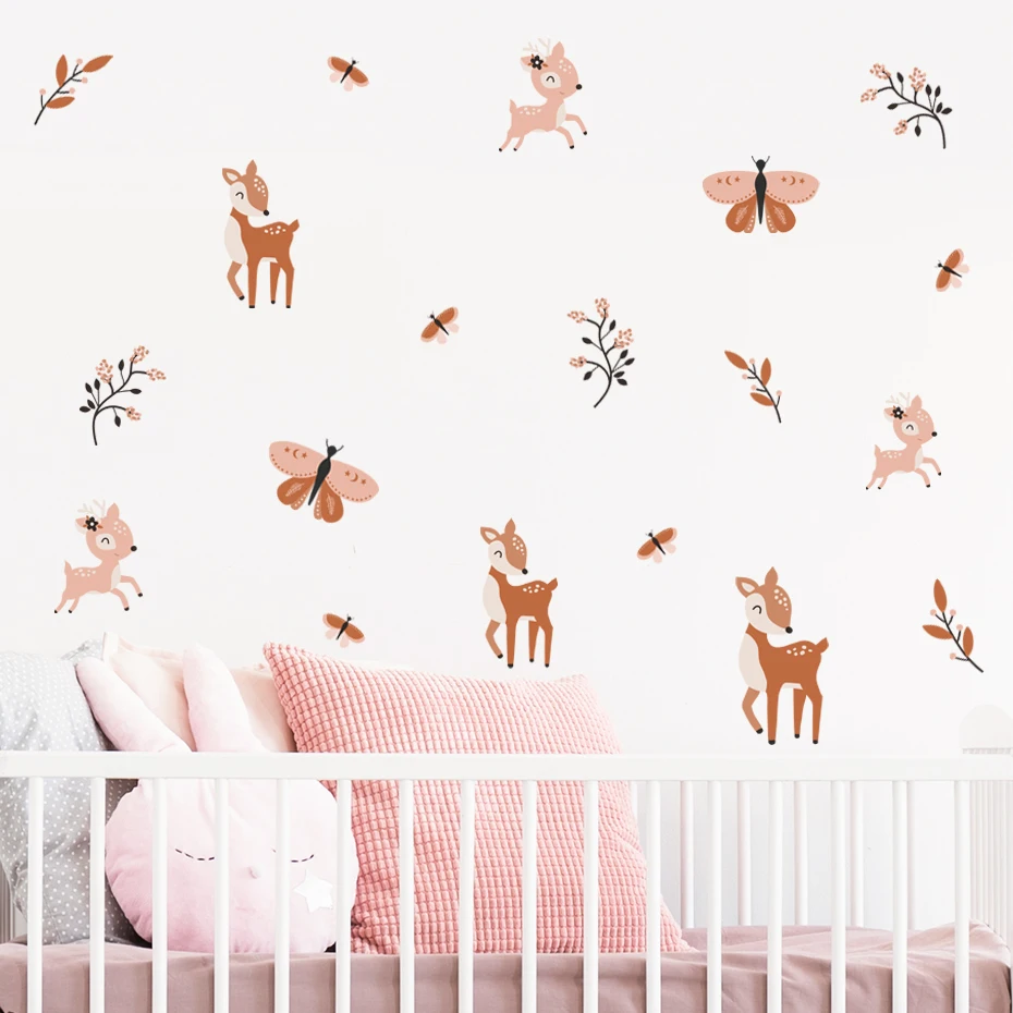Decoración bohomia ciervo sika en habitación infantil