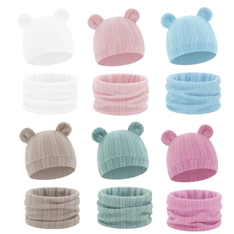 Vista lateral del gorro infantil