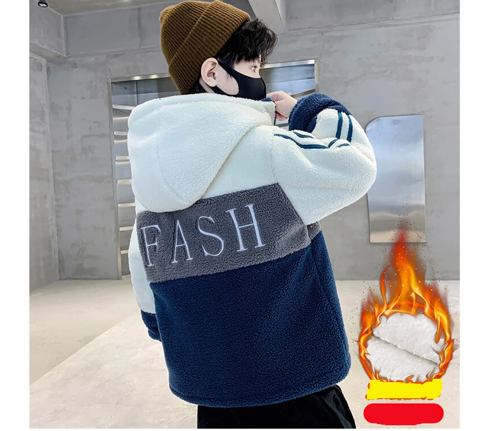 Abrigo polar cálido con estilo informal