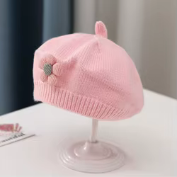 Boina de punto para niña – Gorro cálido con detalle floral