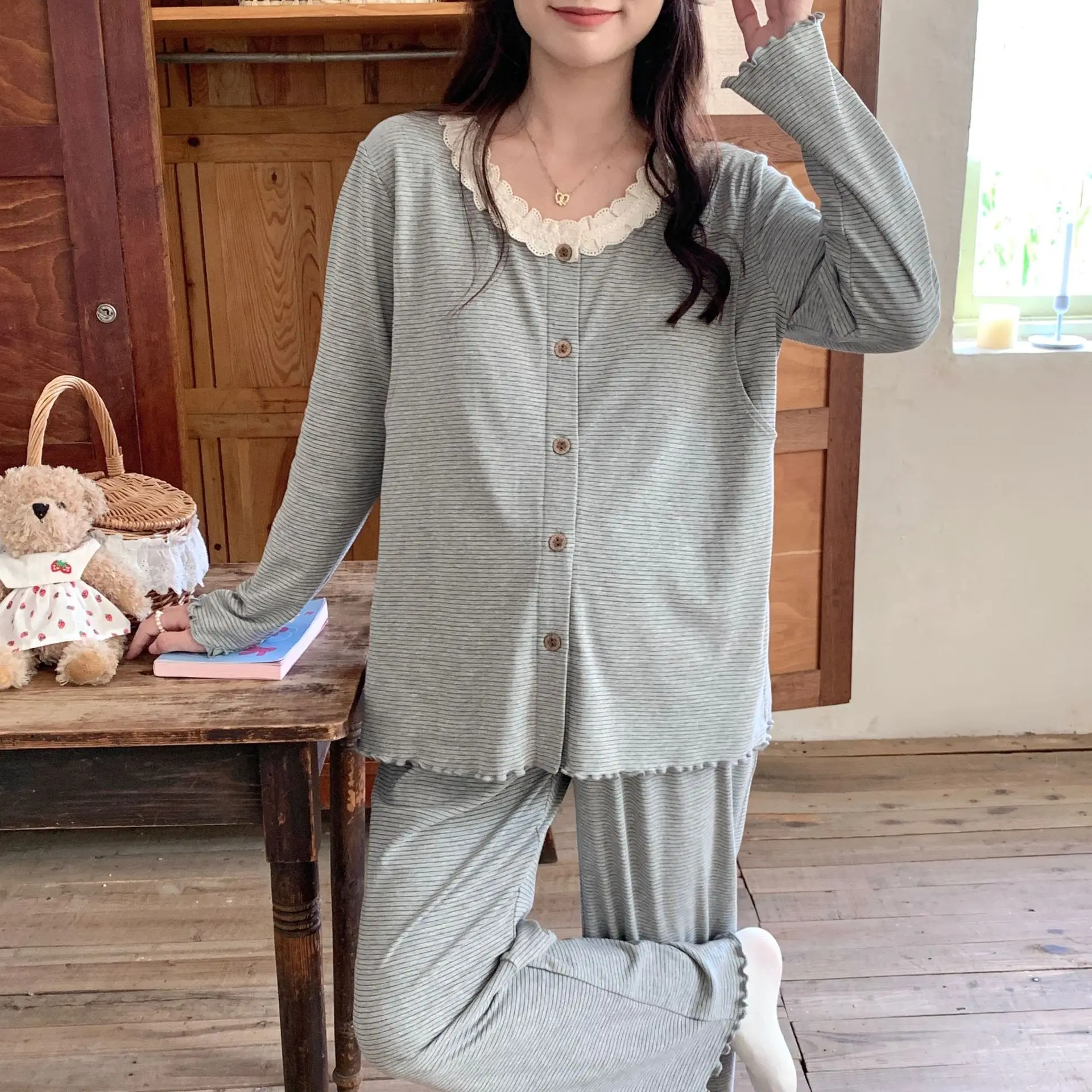 Pijama de maternidad con encaje y cuello redondo para invierno - imagen 5