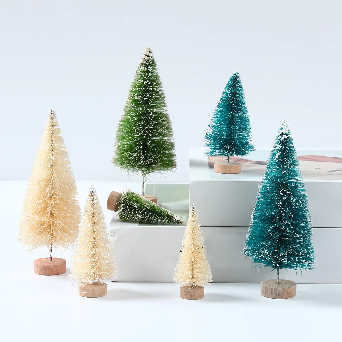 Mini árbol de Navidad de madera artificial de sisal para mesa - imagen 5