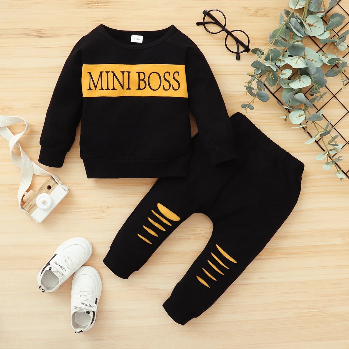 Conjunto recién nacido con camiseta manga larga y pantalón