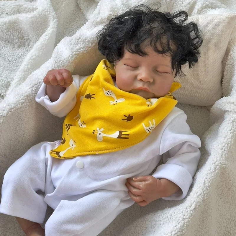 Muñeca reborn Levi piel marrón realista dormida - imagen 4